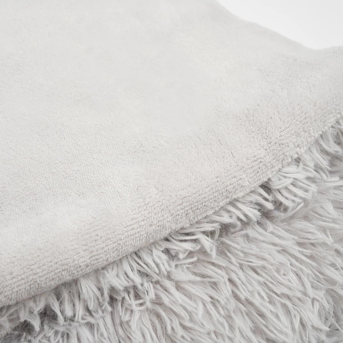 Sienna Fluffy Throw 150x200cm - Silver 3 Sienna Fluffy Throw 150x200cm - Silver - Image 3