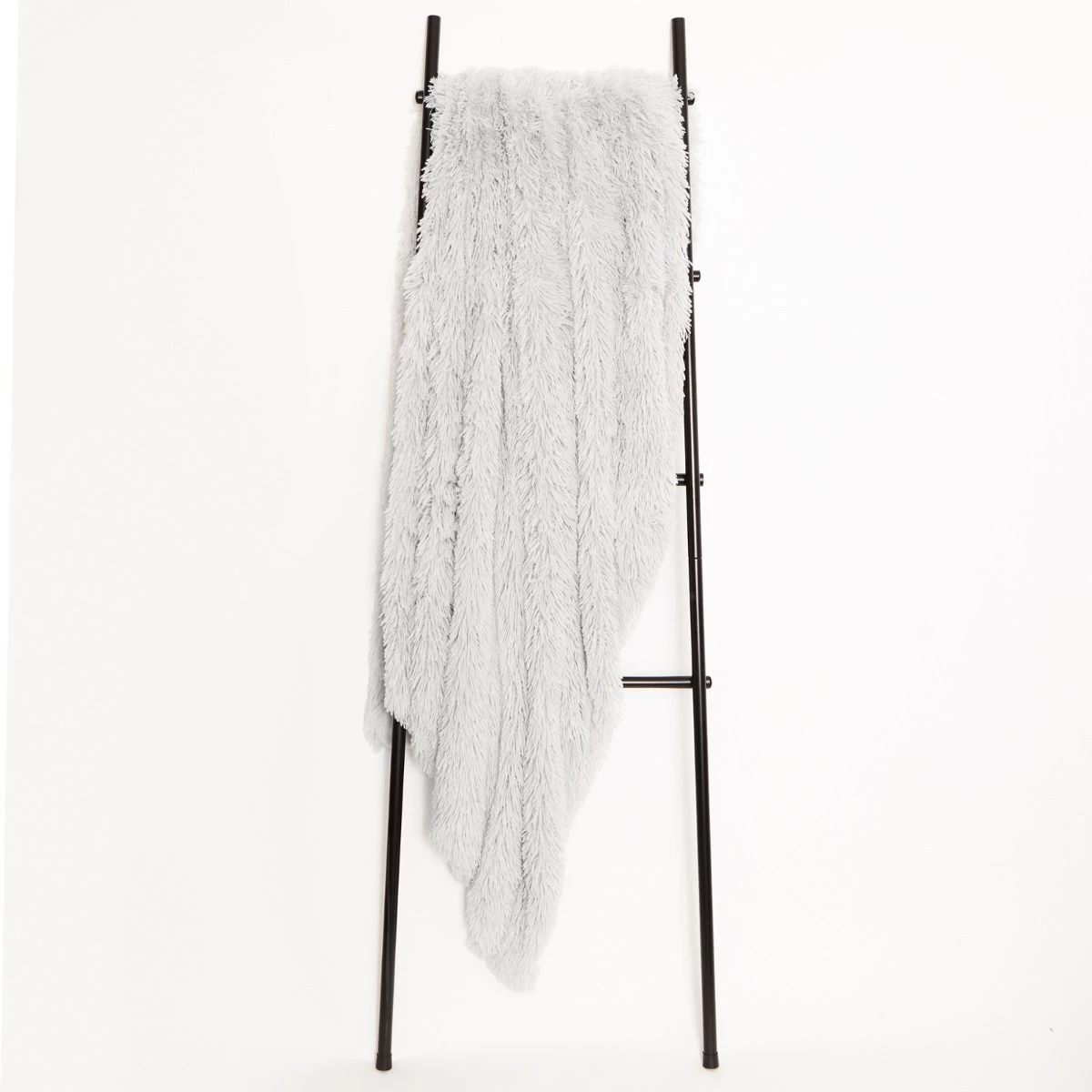 Sienna Fluffy Throw 150x200cm - Silver 6 Sienna Fluffy Throw 150x200cm - Silver - Image 6