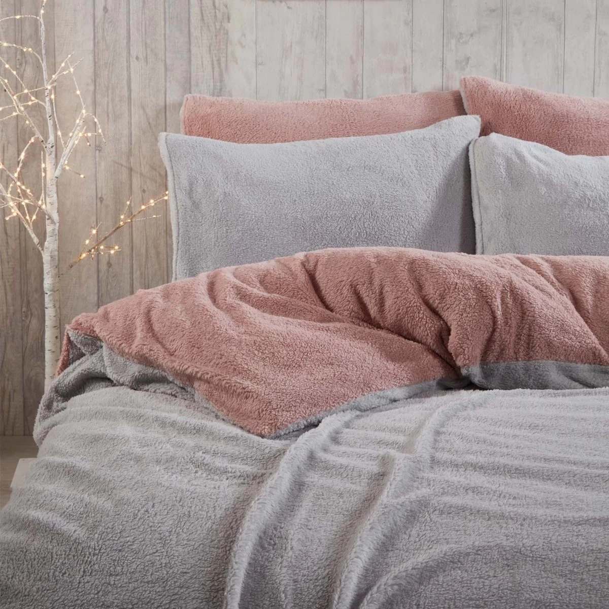 Brentfords Teddy Fleece Reversible Duvet Cover Set - Blush Pink/Grey 2 Brentfords Teddy Fleece Reversible Duvet Cover Set - Blush Pink/Grey - Image 2