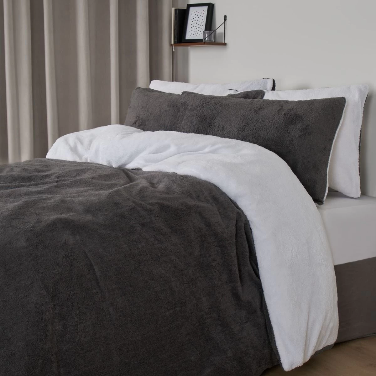 Brentfords Teddy Fleece Reversible Duvet Cover Set - Charcoal/White 3 Brentfords Teddy Fleece Reversible Duvet Cover Set - Charcoal/White - Image 3