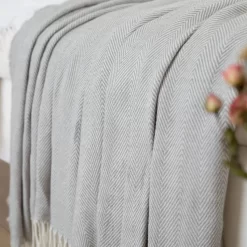 Highams Acrylic Stripe Chevron Fleece Throw, Silver - 150 X 200cm 13 Highams Acrylic Stripe Chevron Fleece Throw, Silver - 150 X 200cm -Sienna Store hbacstrsi 7s