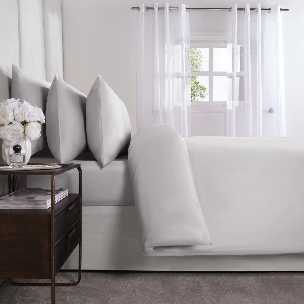 Highams Luxe 220 Thread Count 100% Cotton Sateen Duvet Set - Silver 4 Highams Luxe 220 Thread Count 100% Cotton Sateen Duvet Set - Silver - Image 4