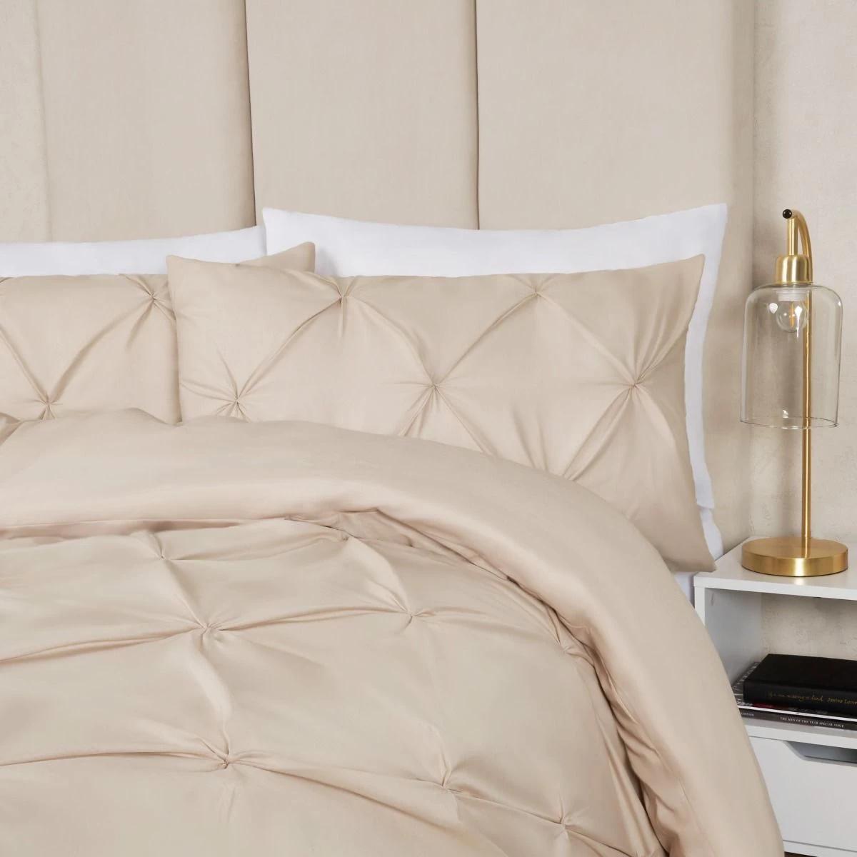 Highams Diamond Pintuck Pinch Pleat Duvet Cover Set - Beige 3 Highams Diamond Pintuck Pinch Pleat Duvet Cover Set - Beige - Image 3