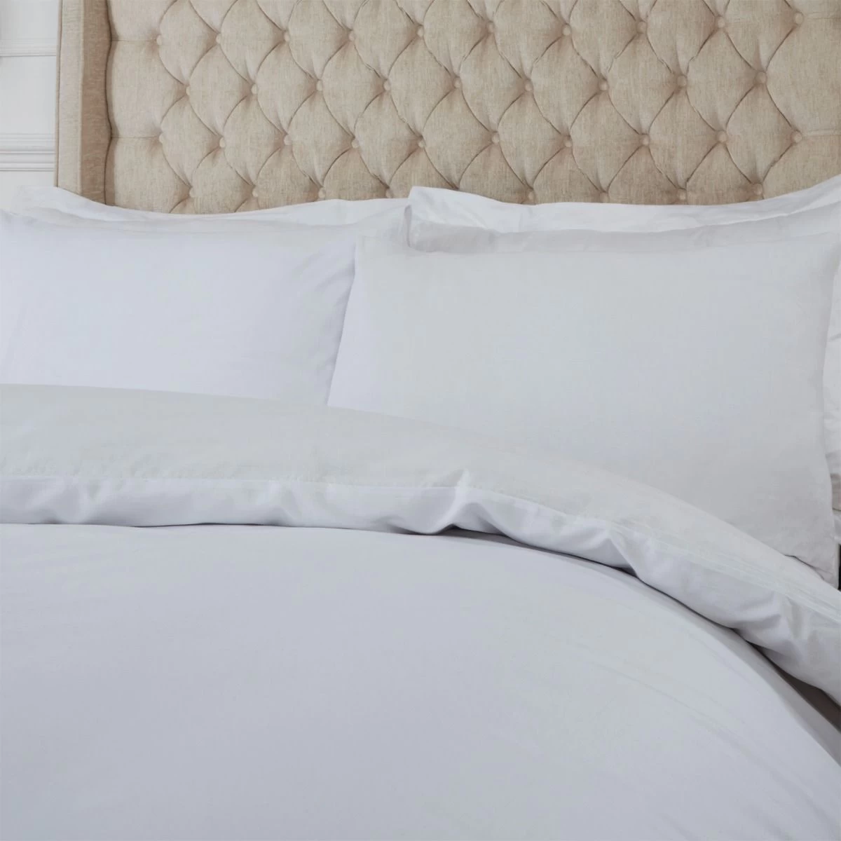 Highams 100% Cotton Plain Duvet Set - White 3 Highams 100% Cotton Plain Duvet Set - White - Image 3