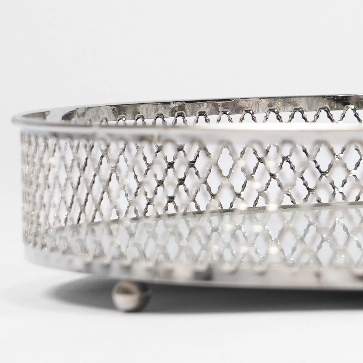 OHS Round Metal Mirrored Tray - Silver 5 OHS Round Metal Mirrored Tray - Silver - Image 5