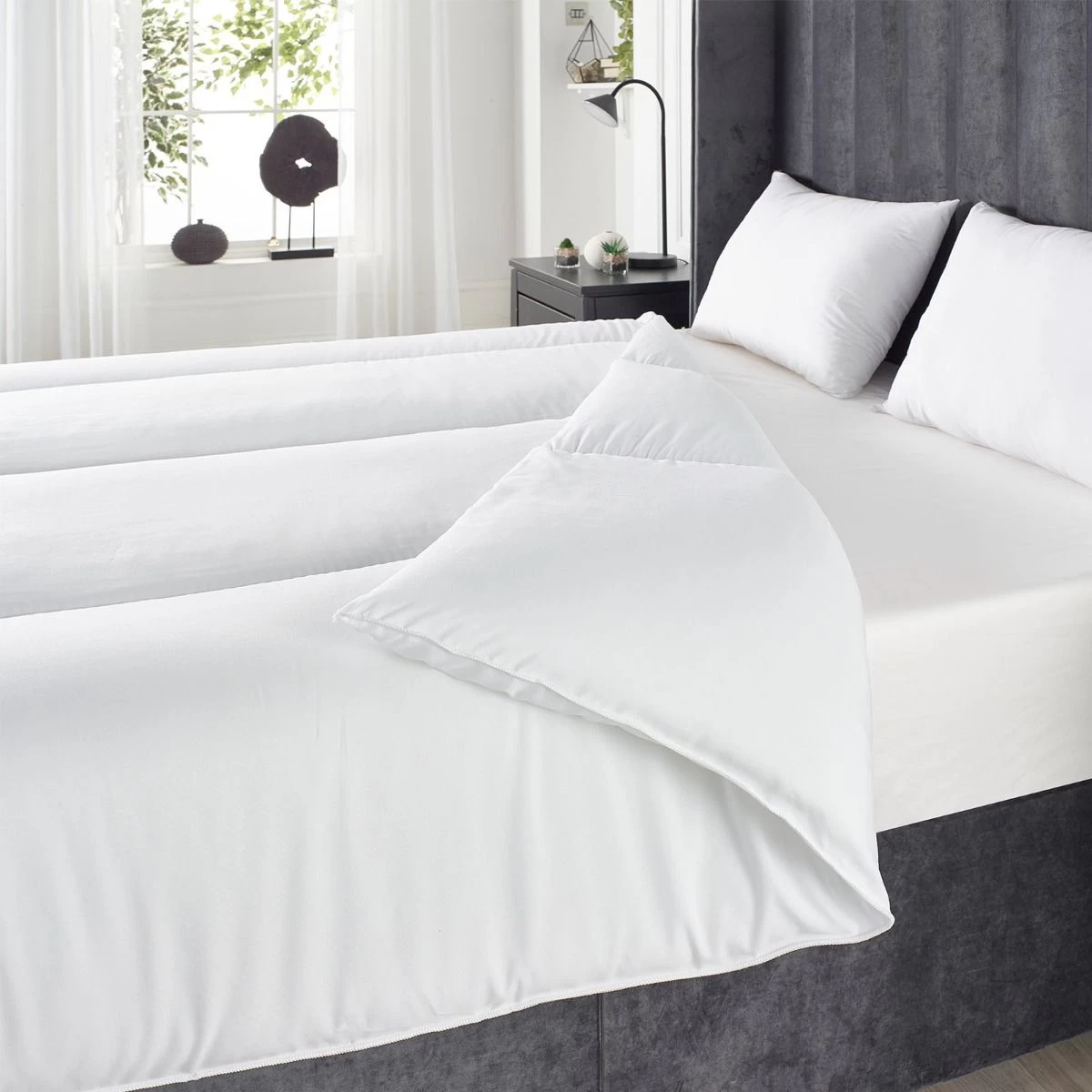 Downland Soft Like Down 10.5 Tog Duvet - White 2 Downland Soft Like Down 10.5 Tog Duvet - White - Image 2