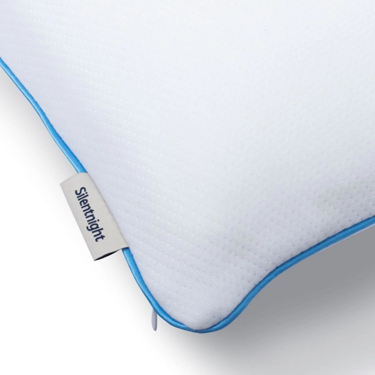 Silentnight Impress Memory Foam Deluxe Pillow - Soft 2 Silentnight Impress Memory Foam Deluxe Pillow - Soft - Image 2