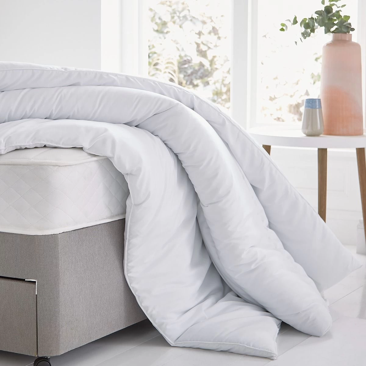 OHS Soft Touch 10.5 Tog Duvet 4 OHS Soft Touch 10.5 Tog Duvet - Image 4