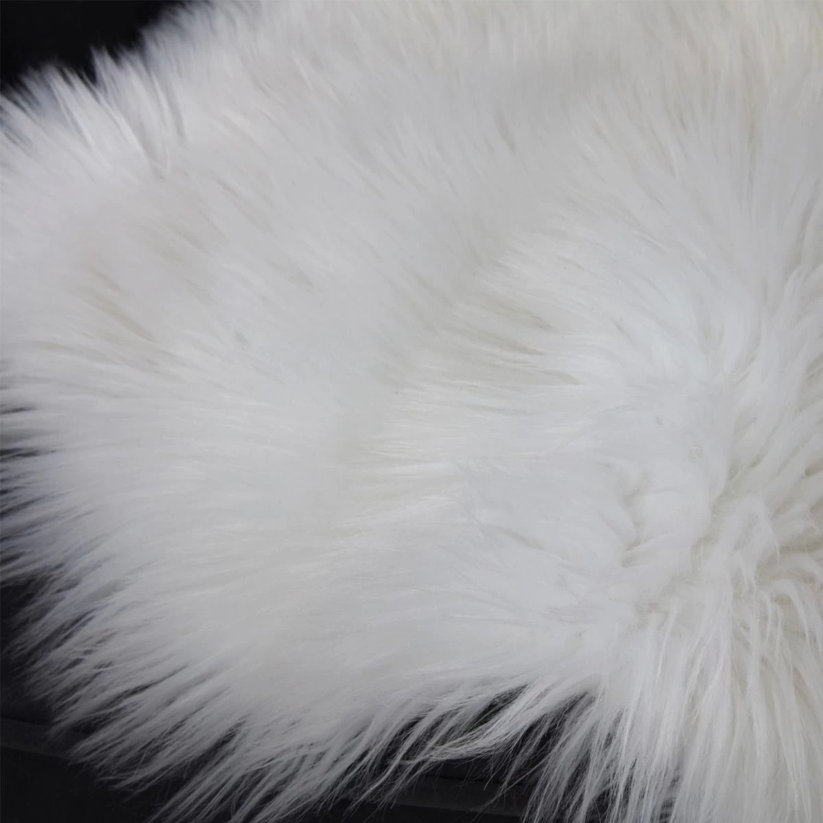 Sienna Faux Fur Sheepskin Rug, White - 60 X 90cm 4 Sienna Faux Fur Sheepskin Rug, White - 60 X 90cm - Image 4