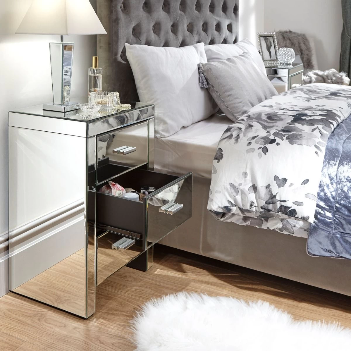 Venetian Mirrored 3 Drawer Bedside Table 2 Venetian Mirrored 3 Drawer Bedside Table - Image 2